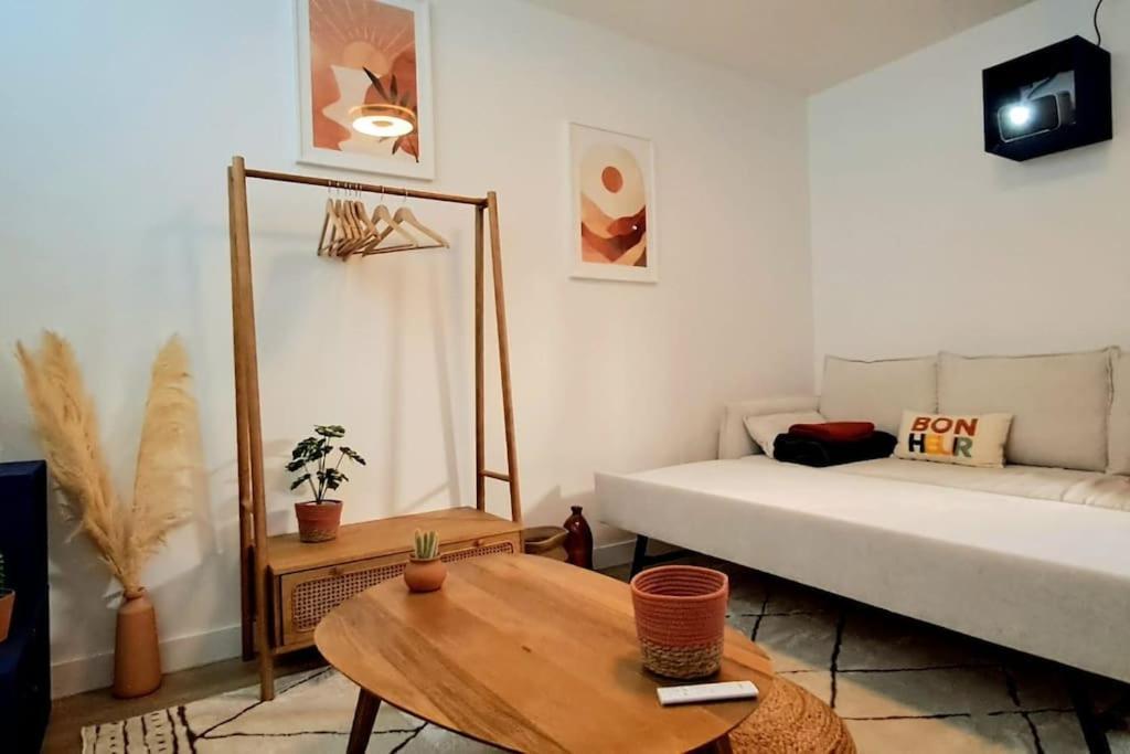 Le Patio - Cinelodge Avec Jardin Поатие Екстериор снимка